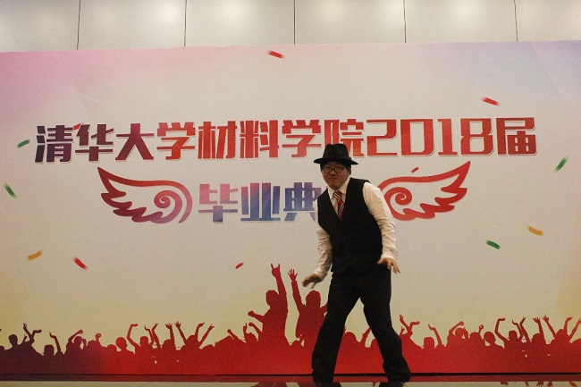 1535354180577022146.jpg 表演.jpg